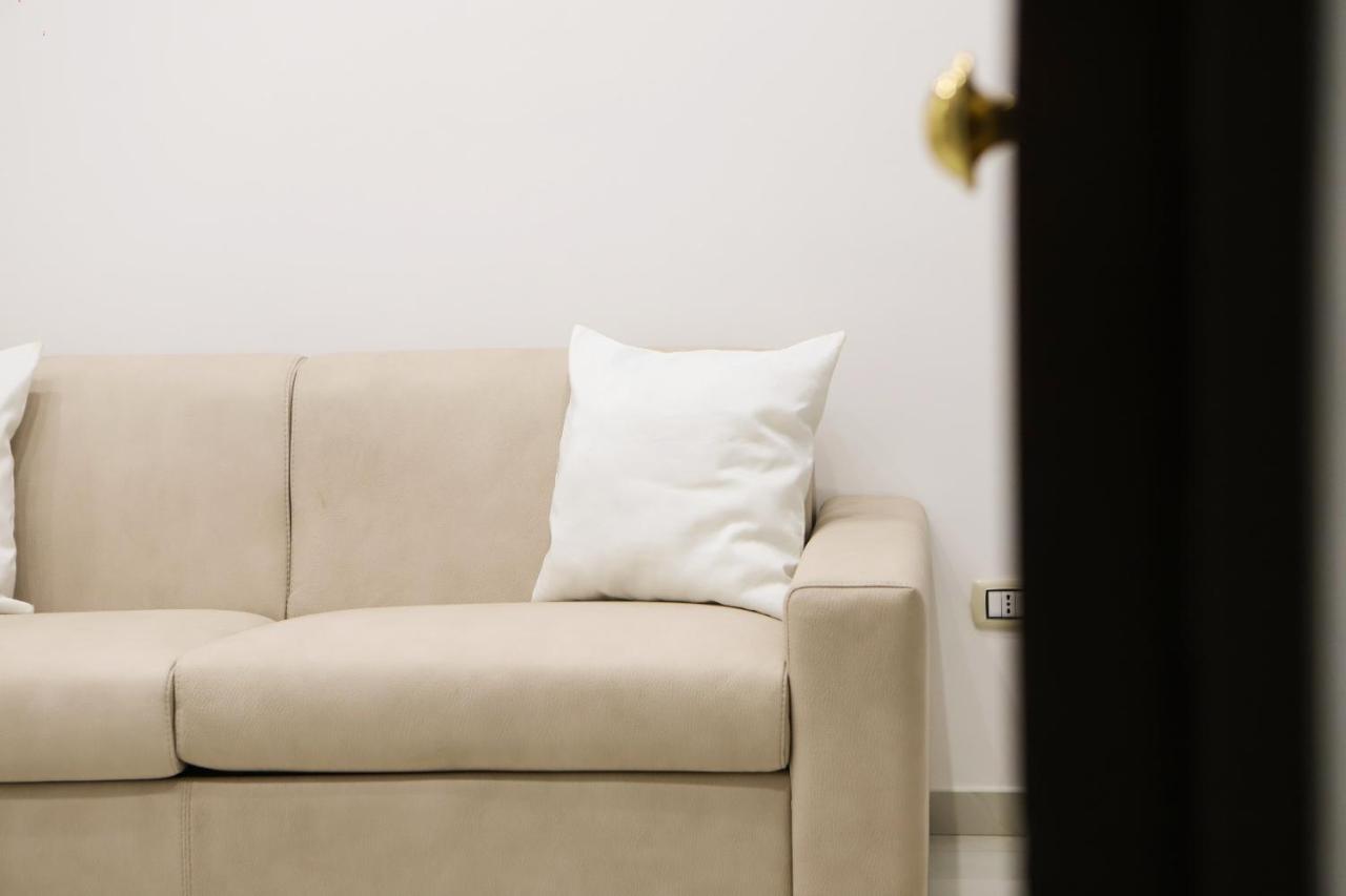 Cozy Apartment In Piazza Cavour By Wonderful Italy 나폴리 외부 사진